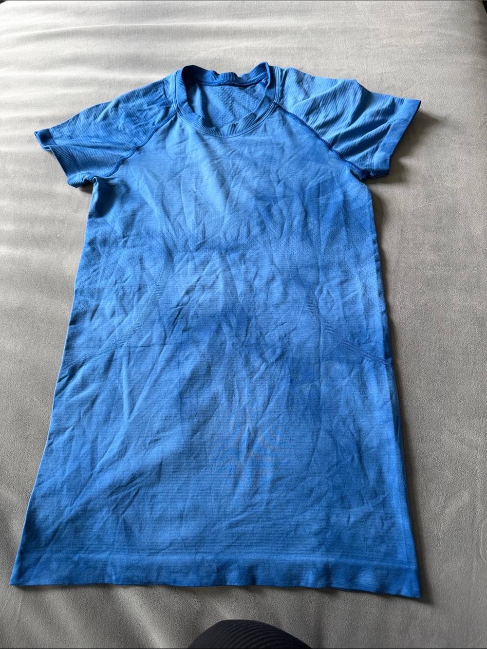 Lululemon Blue tie-dye swiftly, tech size 4